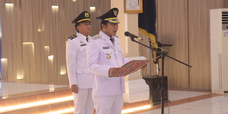 Wabup Cirebon Lantik 4 Kuwu PAW dari Tiga Kecamatan