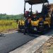Target Hari Ini Rampung! CV ARNIK KARYA Kebut Tahap Akhir Aspal Hotmix Jalan Putat – Koreak Rp1,9 Miliar