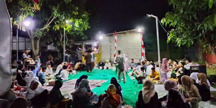 Antusias Warga RT 03 Perumahan Telaga Cempaka Permai Desa Cempaka Peringati Maulid Nabi Muhammad SAW Penuh Hikmat