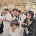 Doa di Depan Ka’bah, Jamaah Umrah Angkatan ke-15 Panjatkan Harapan untuk Kemajuan UGJ Cirebon