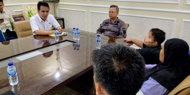 Berikan Kepastian Hukum, ‎Kejari Indramayu Tetapkan Perwalian Dua Anak Yatim kepada Sang Nenek‎