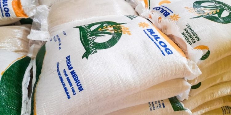 Dugaan Pungli Lagi! KPM Desa Ciawigajah Setor Rp20 Ribu Pada Penyaluran Bansos Beras