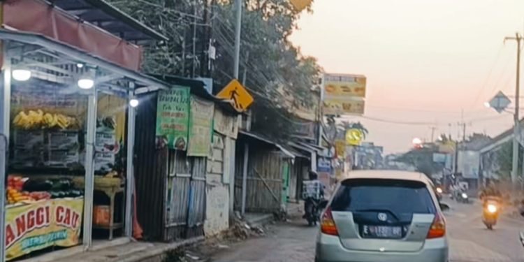 Surat Teguran 1: Bangunan Liar di Sempadan Jalan Kanci – Sindanglaut Terancam Penjara Atau Denda 50 Juta