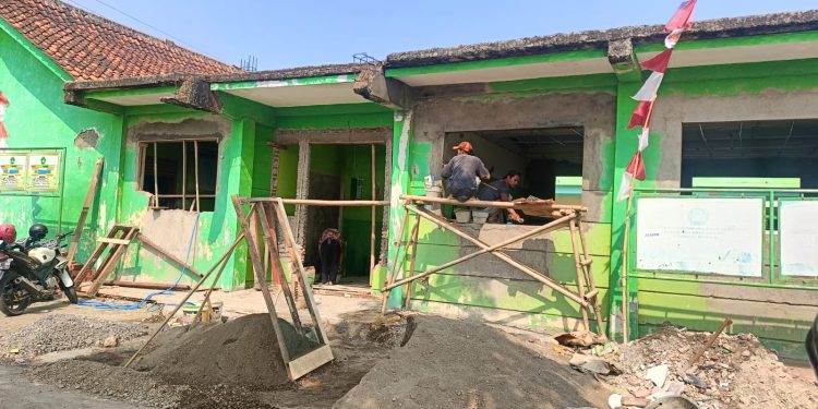 Revitalisasi TK Cendrawasih Karangmangu Bak Proyek Siluman: Tanpa Papan Informasi, Status Aset Desa Juga Dipertanyakan
