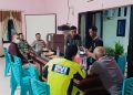 Polsek Lemahabang Dampingi Dokkes Ambil Sampel DNA Keluarga Korban KM Virgo di Desa Sigong