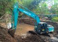 Sebelum Tiba Musim Hujan, Normalisasi Sungai Singaraja di Desa Tuk Karangsuwung Dikebut