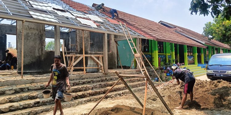 TK Negeri Lemahabang Terima Bantuan Revitalisasi, Pemdes Cipeujeuh Wetan Sambut Baik