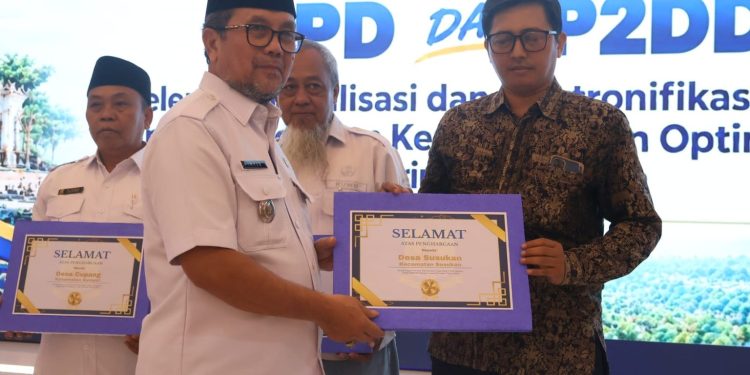 Apresiasi Desa Lunas PBB-P2, Pemkab Cirebon Perkuat Digitalisasi Transaksi dan Optimalisasi Penerimaan Daerah