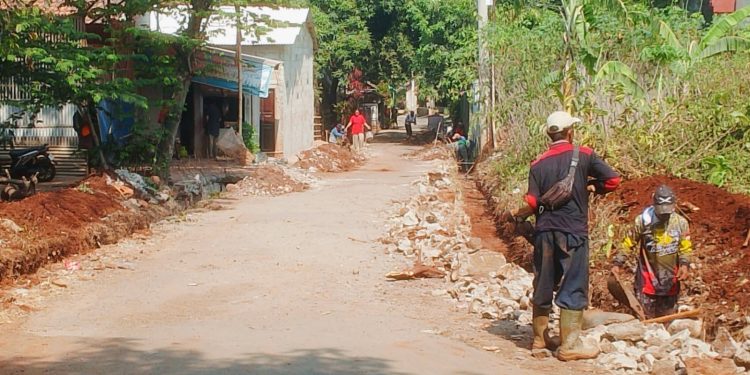 CV Seruni Jaya Abadi Mulai Kebut Peningkatan Jalan Gumulung Lebak – Sindang Kempeng Senilai Hampir 700 Juta