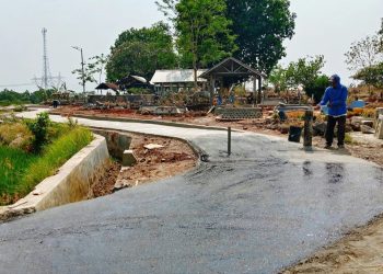 Ditengah Efisiensi Dana Desa, Pemdes Kaligawe Mampu Bangun Jalan Beton Akses Pertanian dan TPU