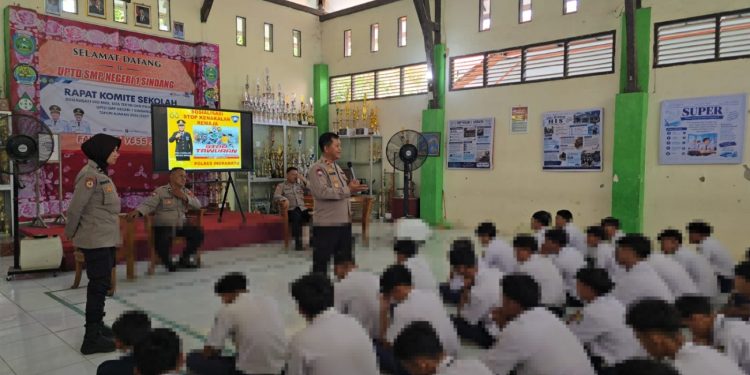 Satbinmas Polres Indramayu Kumpulkan Puluhan Siswa dan Orang Tua  