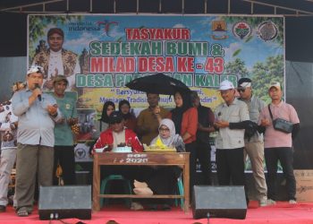Ribuan Masyarakat Desa Pabedilan Kaler Semangat Ikuti Acara Sedekah Bumi