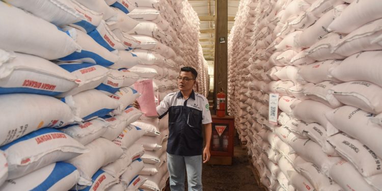 Hujan Diprediksi Mulai Guyur Jabar Pekan Ketiga Oktober, Pupuk Kujang Siapkan 98 Ribu Ton Pupuk Subsidi