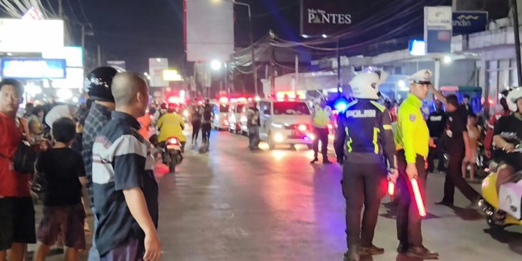 Ratusan Anak & Guru di Kota Cirebon Keracunan Massal MBG – IGD Jebol, Warga Geruduk Dapur SPPG Kalijaga 05