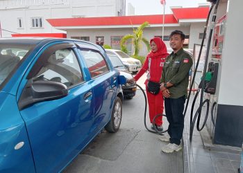Perempuan Tangguh Operator SPBU