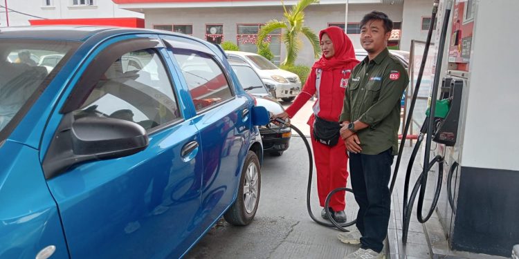 Perempuan Tangguh Operator SPBUOleh Saprorudin 