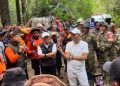 KDM Kerahkan Helikopter Water Bombing dan 1000 Relawan Padamkan Api di Gunung Ciremai