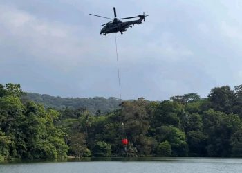 Lahap 60 Hektare! Karhutla Gunung Ciremai Meluas Kuningan – Majalengka, Helikopter Water Bombing Ambil Air Situ Cipariuk