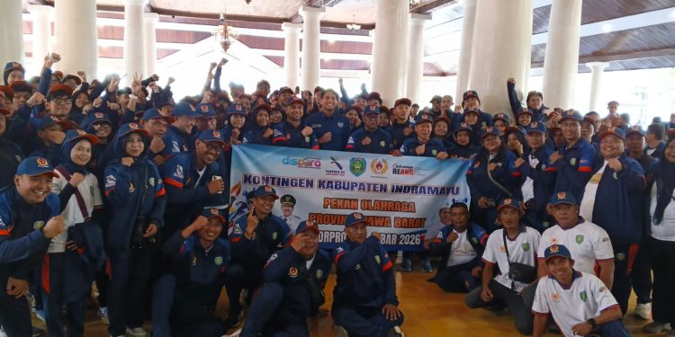 Kontingen Indramayu Resmi Dilepas, Bupati Lucky: Pemkab Siapkan Bonus bagi Peraih Medali Porprov 2026