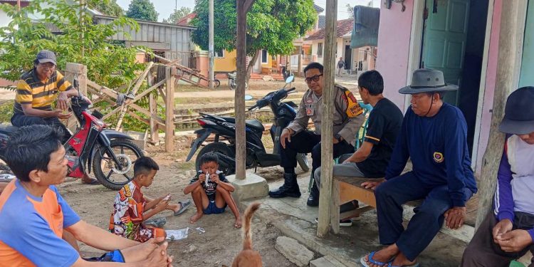 Bhabinkamtibmas Polsek Anjatan Laksanakan Cooling System di Desa Anjatan Utara