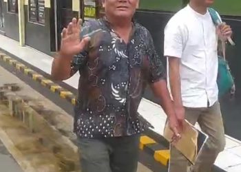 Lapor ke Polresta Cirebon, Terkait Dugaan Penyerobotan Tanah Makam Wali Mbah Camuka di Desa Mulyasari 