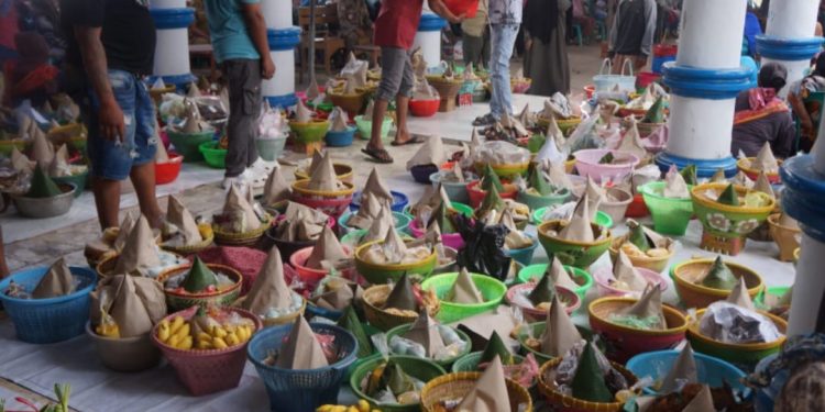Ribuan Tumpeng Meriahkan Sedekah Bumi Sudimampir Lor