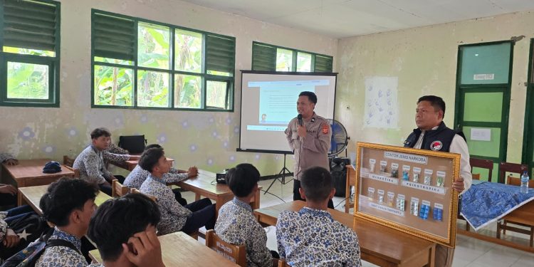 Polisi Peduli Pendidikan, Polres Indramayu Ajak Pelajar SMPN 2 Balongan Jauhi Narkoba, Tawuran dan Geng Motor